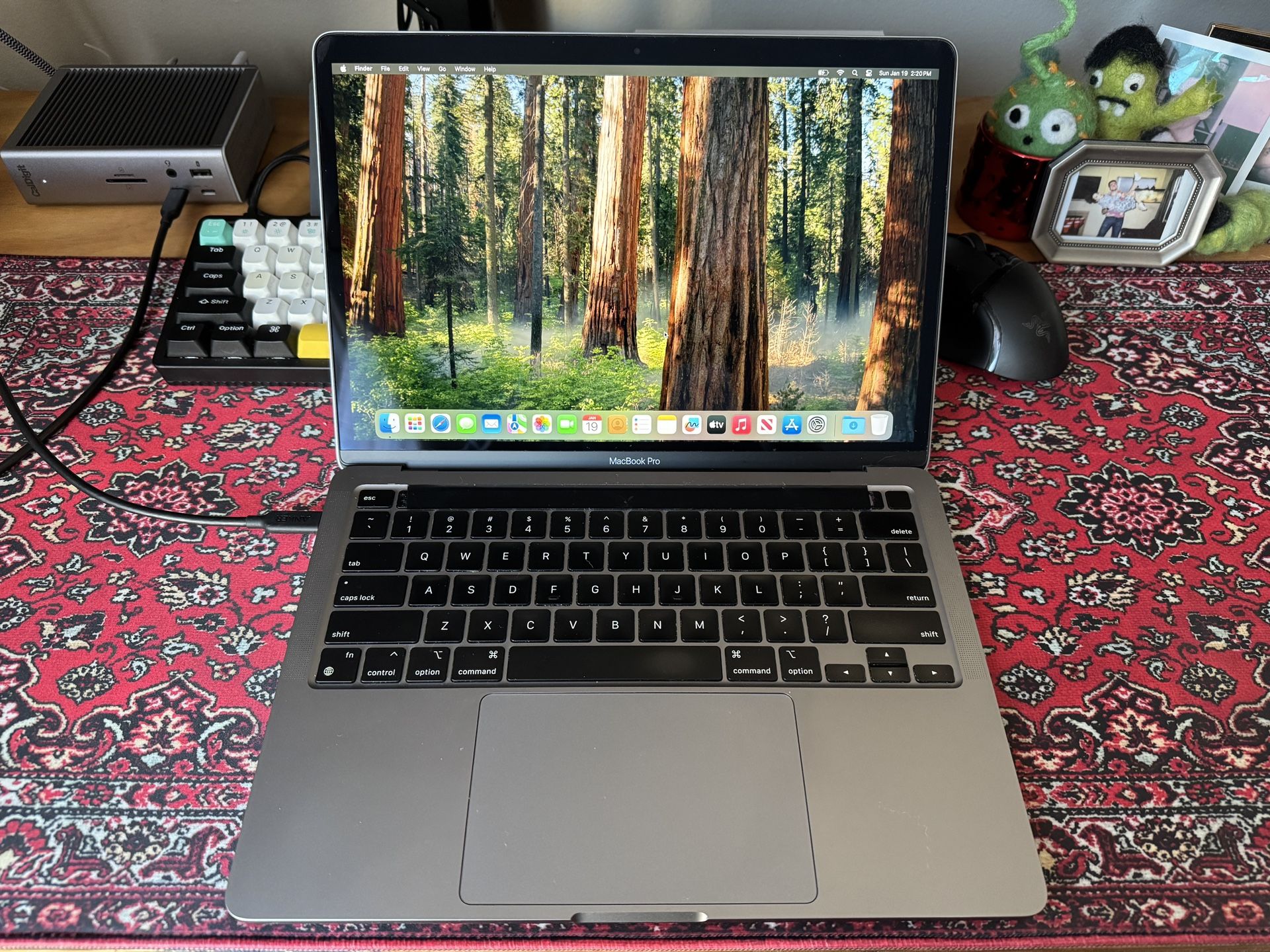 M1 MacBook Pro 1TB SSD 16GB RAM - Touchbar Not Working