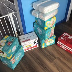 Pampers/Huggies