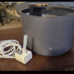 Pet Water Fountain (NO FILTERS INCLUDED)