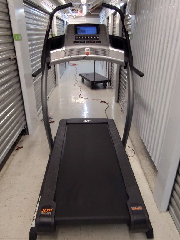 NORDICTRACK X11I ( LIKE NEW & DELIVERY AVAILABLE TODAY)