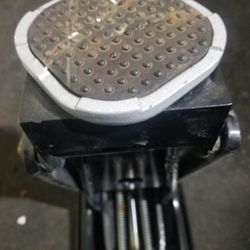 Heavy duty  Husky  3 1/2  Ton Low profile  Floor Jack 