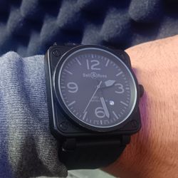 Automatic watch
Water resistant: 100M/325FT