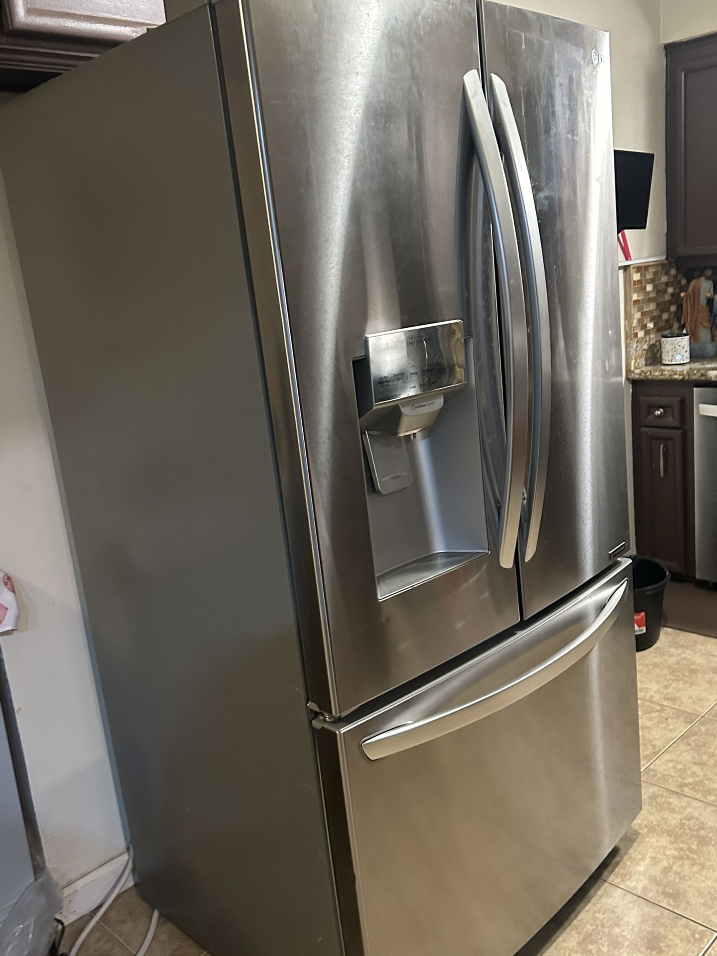 Yoder Loop $60***LG Stainless Steel Refrigerator – BROKEN (Parts Only) for Sale in ...