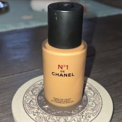 Chanel N°1 de Chanel Revitalizing Foundation