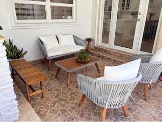Outdoor patio furniture set