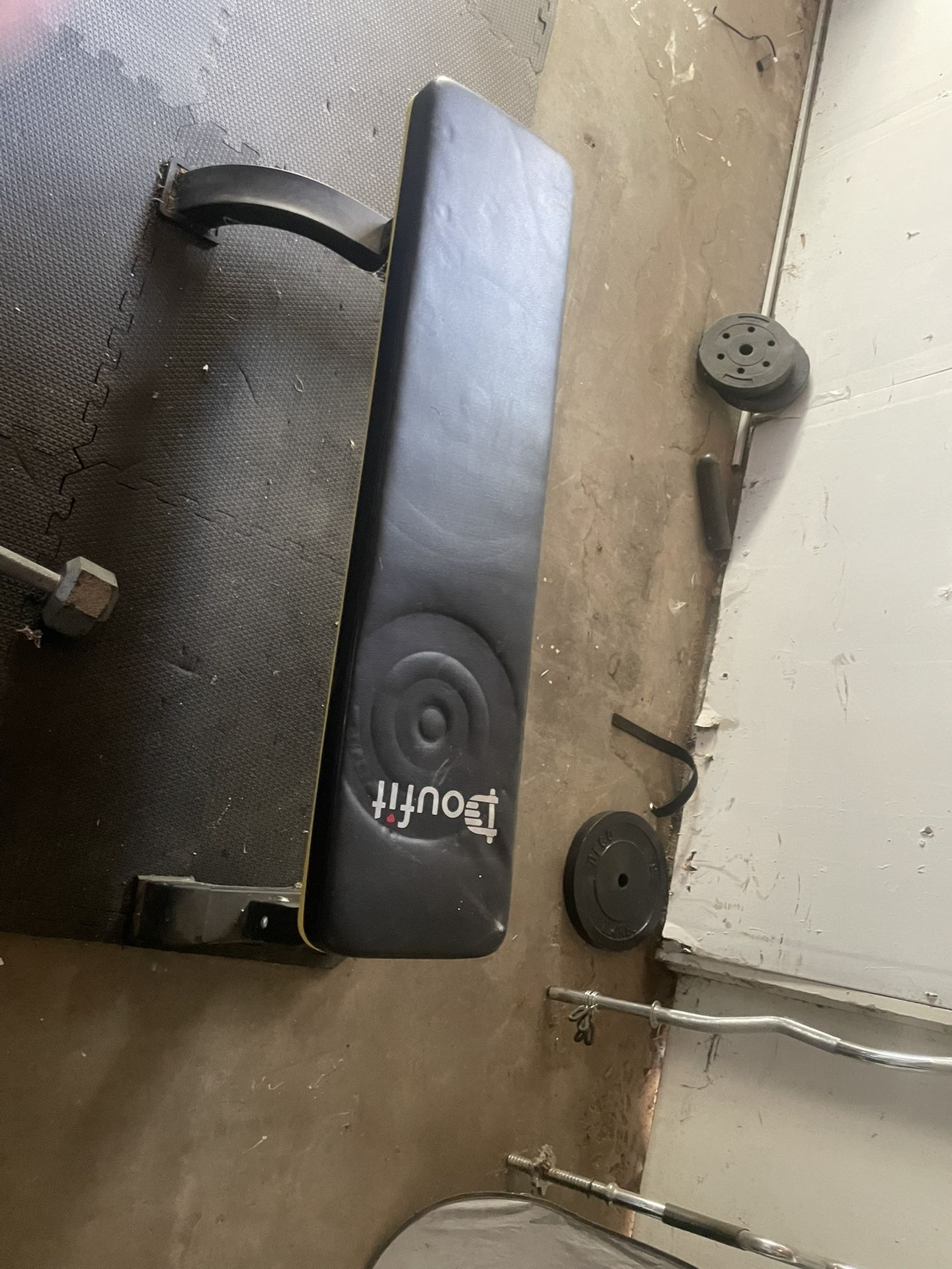 weight bench