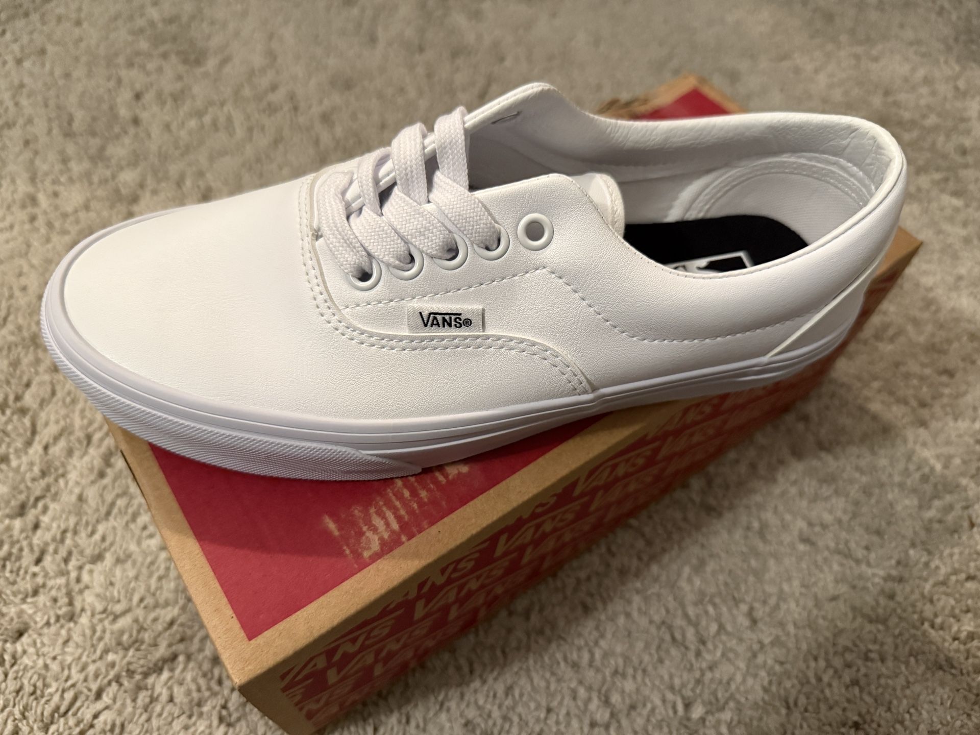 Vans Authentic Leather Sneakers – White – Men’s 6.5 / Women’s 8 – New With Box