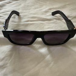 Unisex black sunglasses