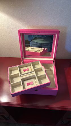 Jewelry box