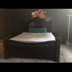 Grand Manor King Bed And 2 Nightstands