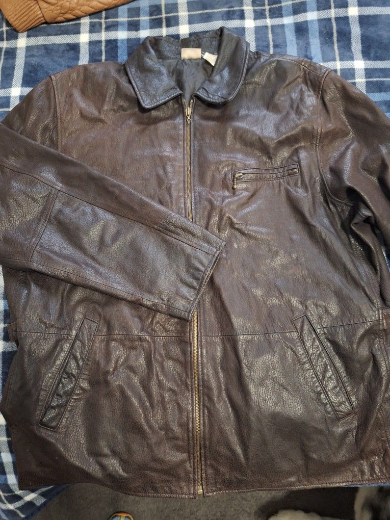 Men's Vintage Leather Jacket No Flaws