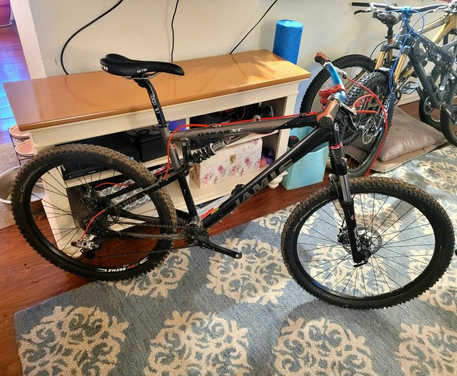 Jamis Dakar XC, 1x9 Drivetrain, Full Suspension, Large