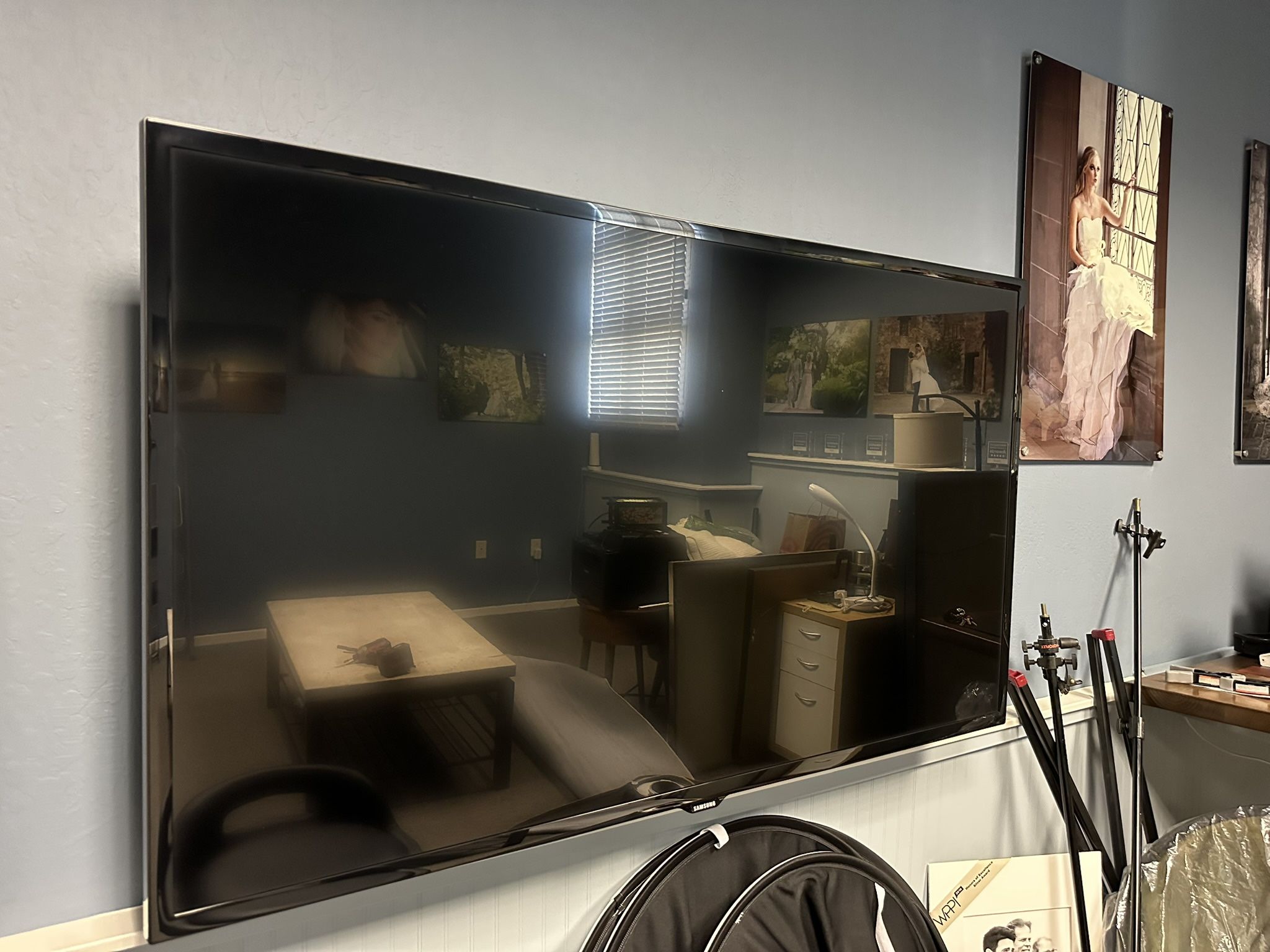 65” Samsung Tv With Wall Mount