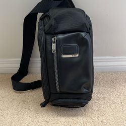 Tumi Alpha Bravo Sling (men’s)