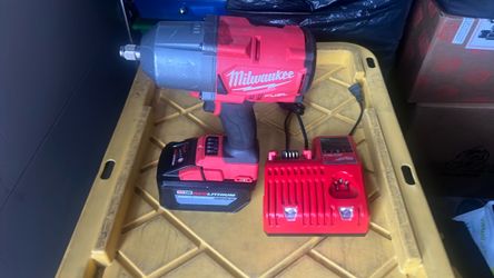 Milwaukee 1/2 inch impact. 12AHbattery