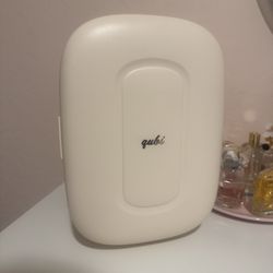 QUBI Mini Fridge, Professional Compact Fridge For Skincare, Mini Cosmetics, Makeup, 5 Liter (Cream White, 5L)