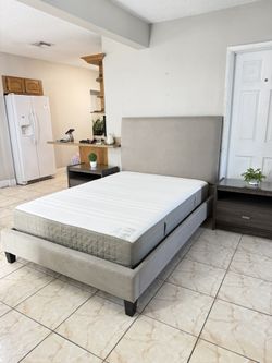 BEAUTIFUL FULL SIZE BED + MATTRESS