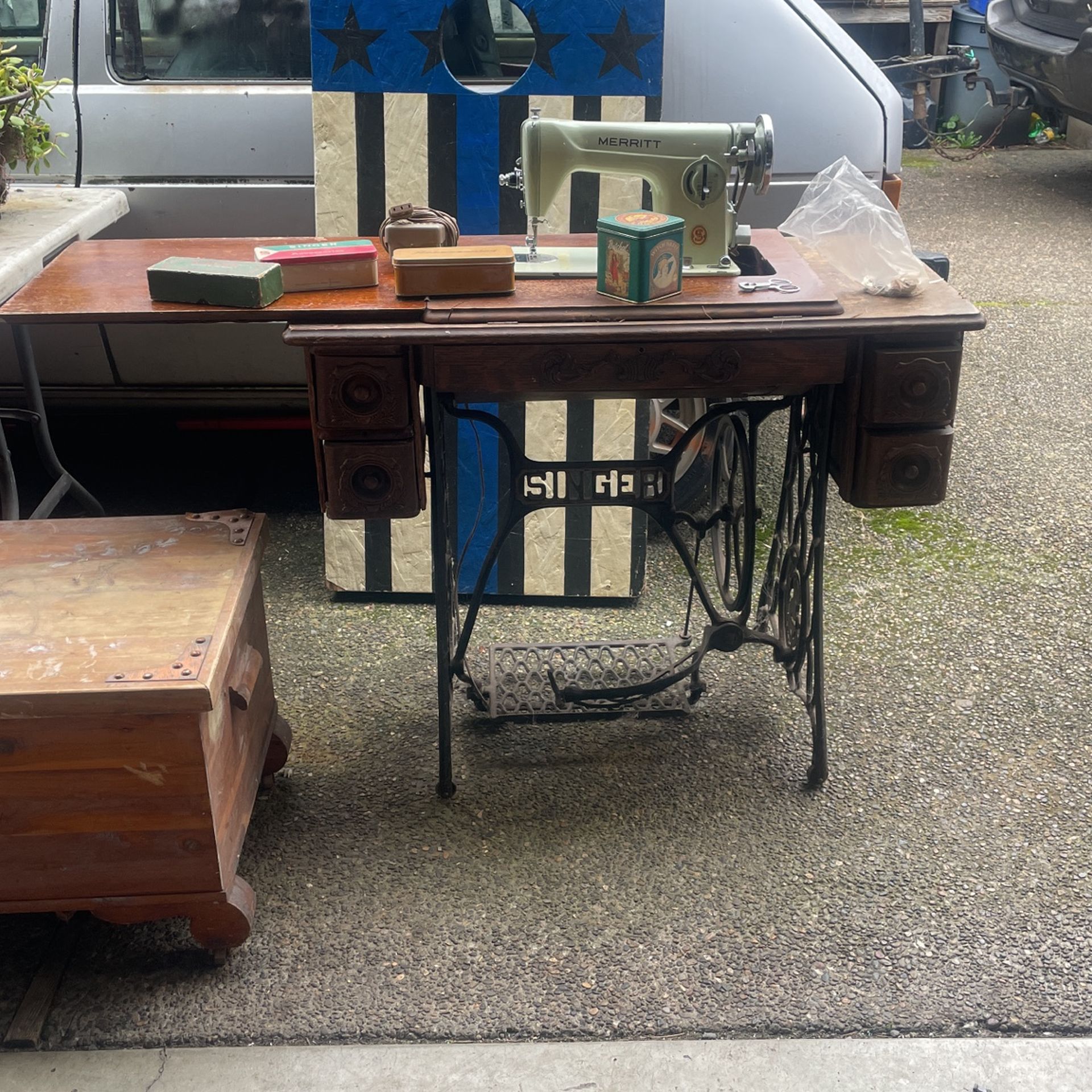 Olds Sewing Machine With Accessories. for Sale in Beaverton, OR OfferUp