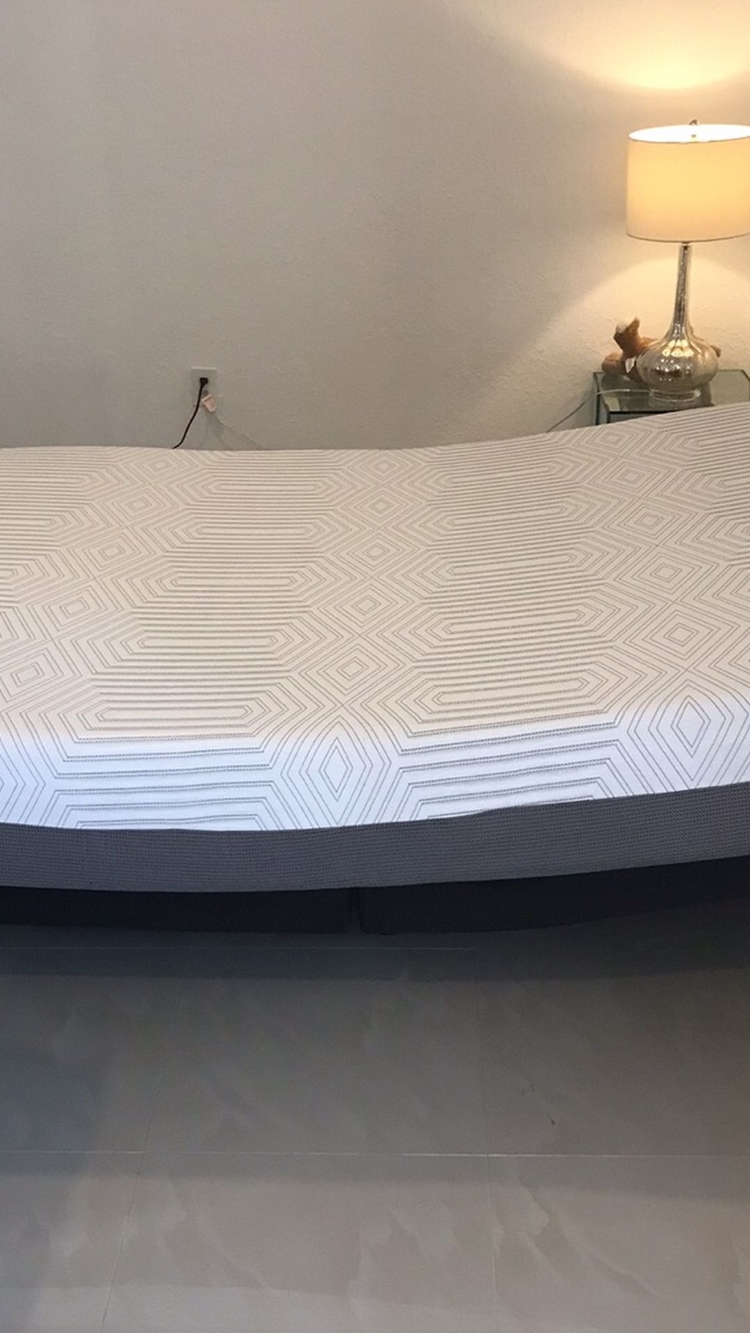 Adjustable Bed Matress Firm 600 With Massage And Foam Matriss !!