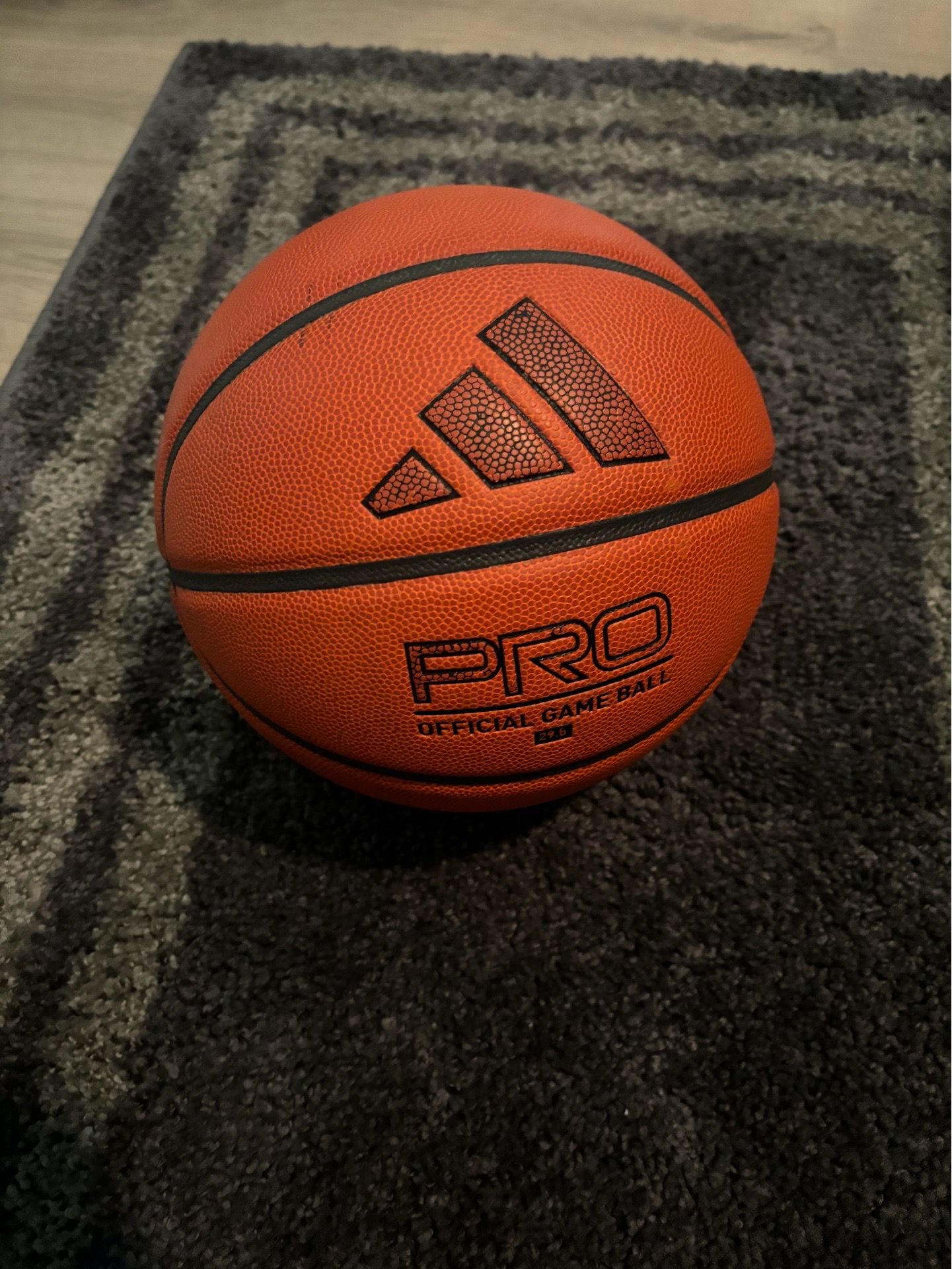 Adidas 3ssb ball 29.5