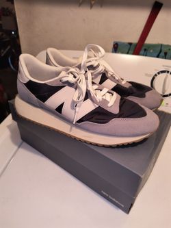 New Balance 237s (size 10)