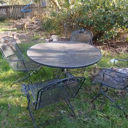Outdoor Table & Chairs