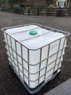 275 Gallon Water Totes. WHY PAY MORE 