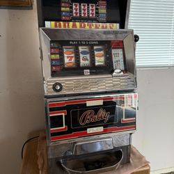 Bally Quarter Slot Machine With 2 Keys. Needs A Tune Up