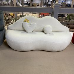 Kiss 💋 Ivory Boucle Teddy Sherpa Loveseat 
