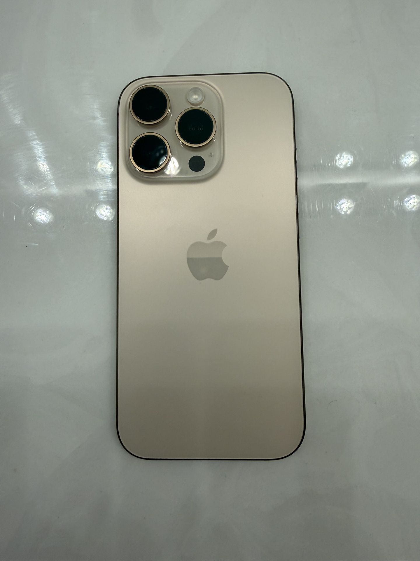 iPhone 16 Pro - Desert Titanium 