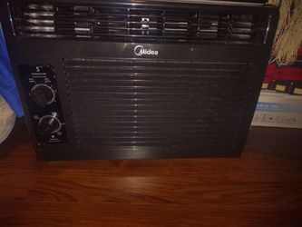 Midea black ac unit  5000