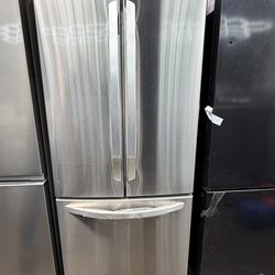 Brand new LG 30 in. W 22 cu. ft. French Door Refrigerator with Ice Maker in Stainless Steel