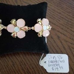 AVON Bracelet (Floral)