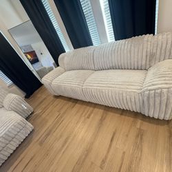 Value City Koala Couch & Chase 