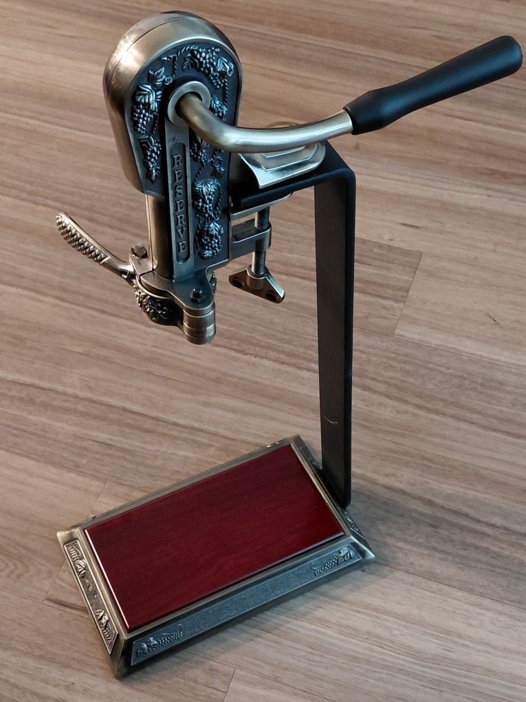 Vintners Countertop Wine Opener-Like New