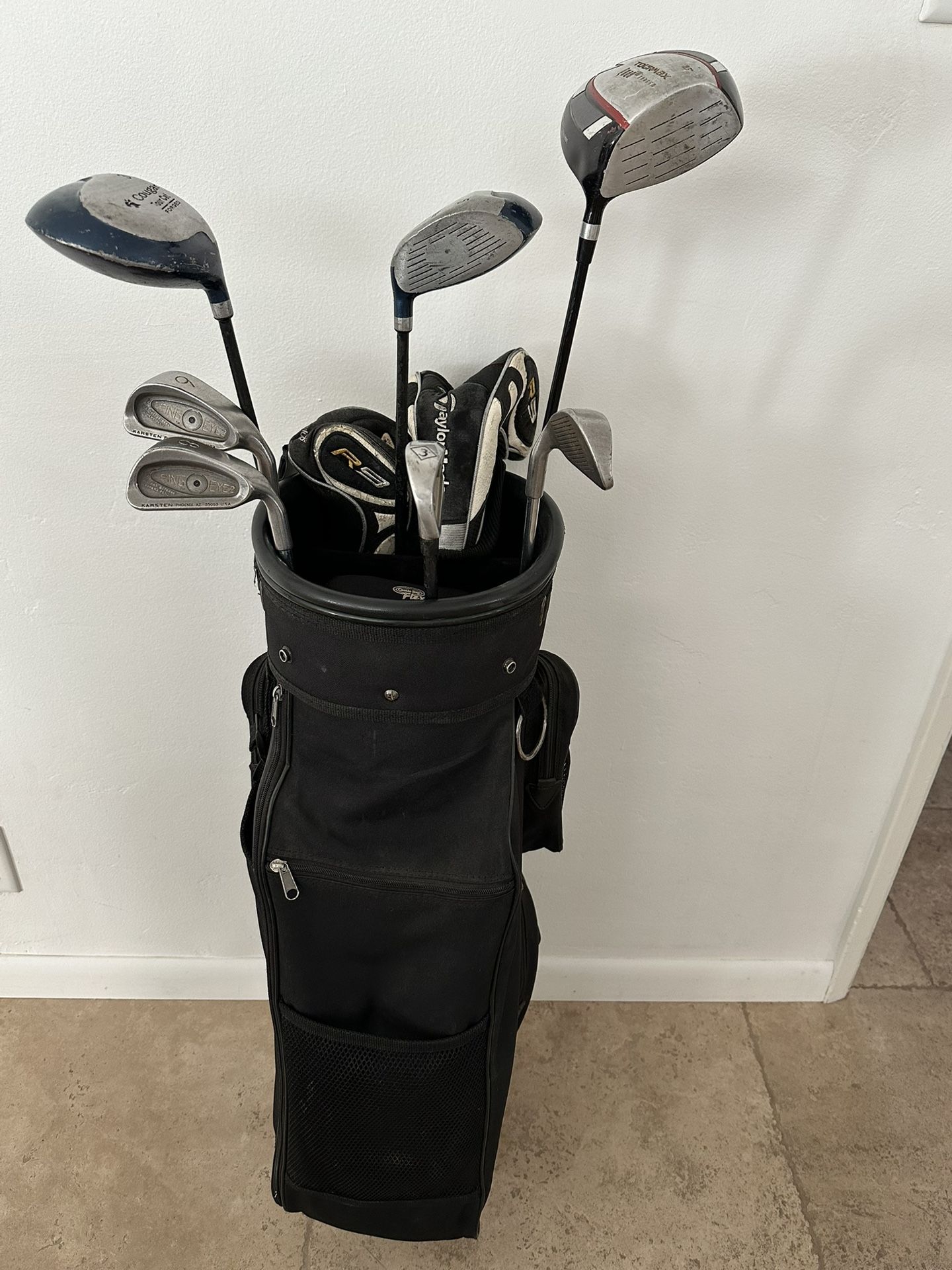 Golf Bag / Assorted Clubs