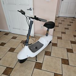 ELECTRIC SCOOTER OKAI WORKS PERFECTLY LED LIGHTS,INCLUDING CHARGER, 15MPH YOU CAN DRIVING BEFORE PURCHASE FOR ANY QUESTION TEXT ME PLEASE SE HABLA ESP