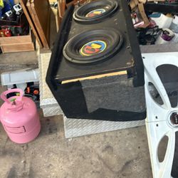 2 Memphis Audio Mojo M3s 12” In Ported Custom Box 