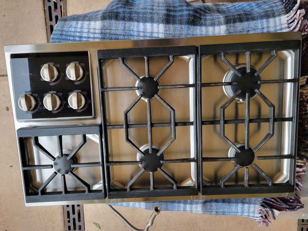 Wolf CT36G/S 36" Gas Cooktop- Stainless Steel