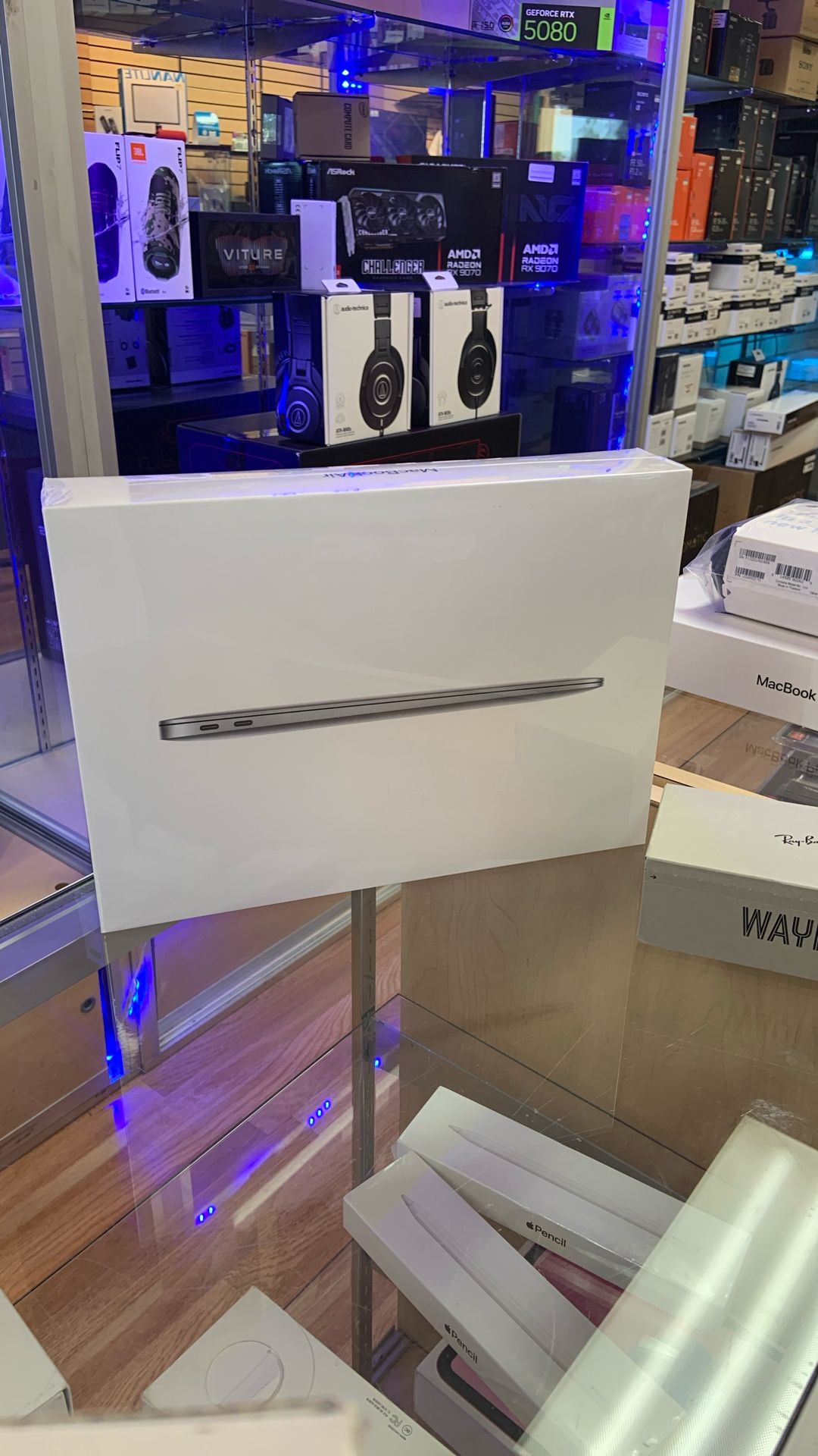 13”MacBook Air M1 256SSD. Sealed