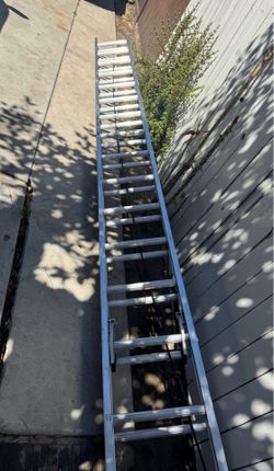 Ladder 32 feet extension aluminum