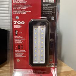 Lampara tipo reflector con cargo mediate usb M12 ROVER