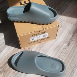 Yzy Adidas slides
