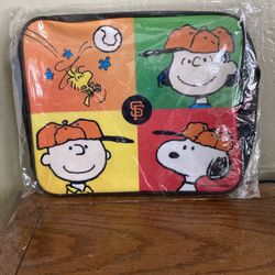 San Francisco Giants baseball Charlie Brown / Peanuts bag memorabilia 