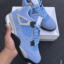 Jordan 4 UNC