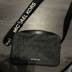 Michael Kors Maeve Crossbody