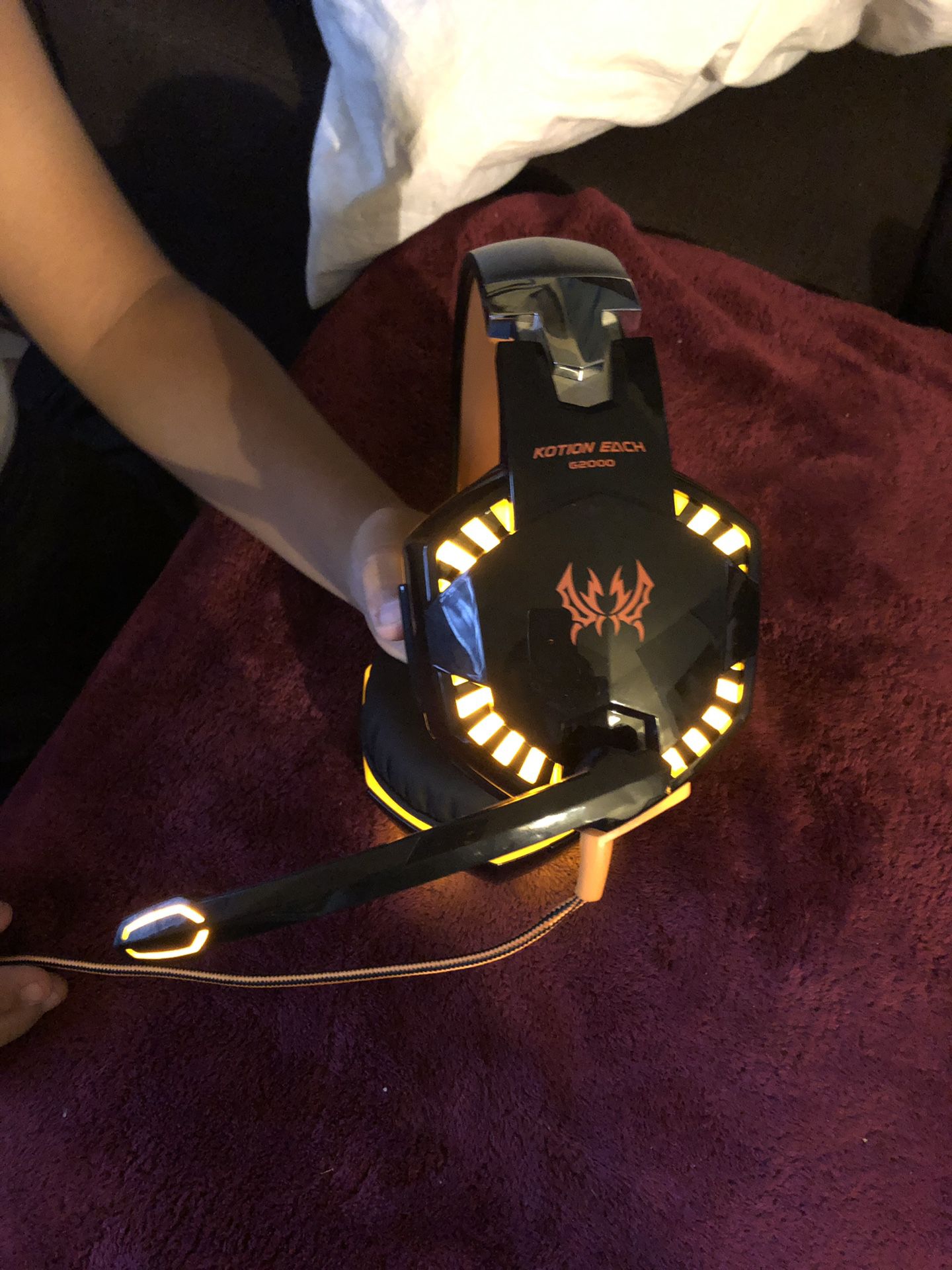 Gaming Headphones with lights! 🎧