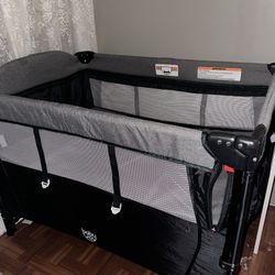 BabyJoy Portable Crib