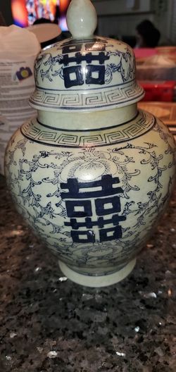 Blue and White Chinese Porcelain Double Happiness Ginger Jar With Lid

