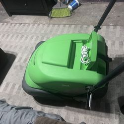 IPC Sweeper Vacuum WITH ONLY 627hrs